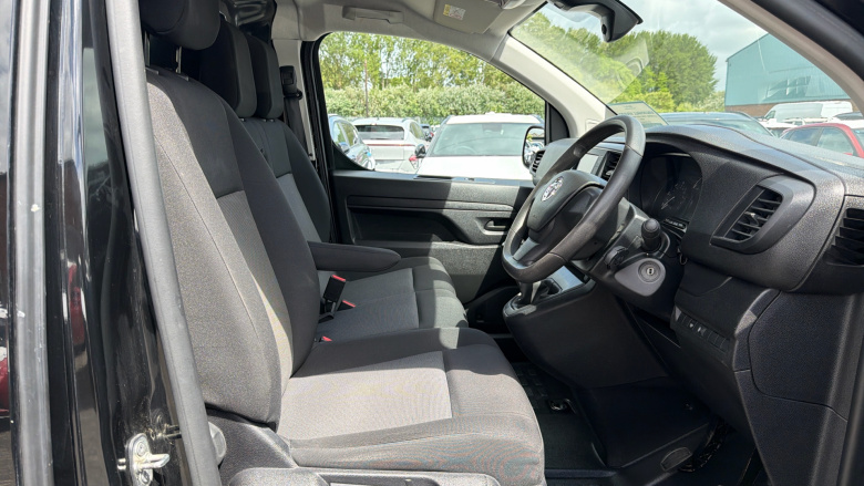 Vauxhall Vivaro L2 Diesel 3100 2.0d 145PS Pro H1 Van